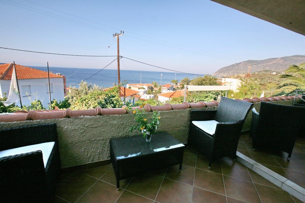 Sandy Bay Hotel Plomari ภายนอก รูปภาพ