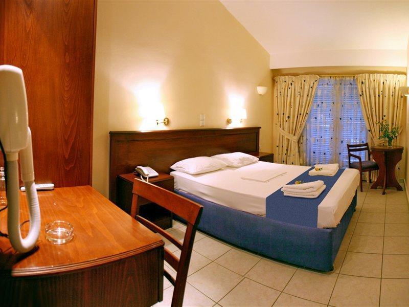Sandy Bay Hotel Plomari ภายนอก รูปภาพ