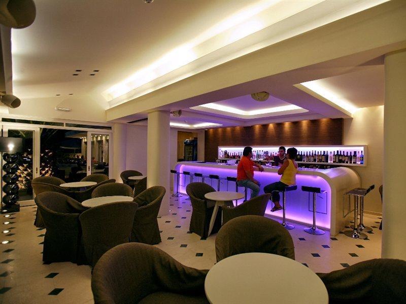 Sandy Bay Hotel Plomari ภายนอก รูปภาพ