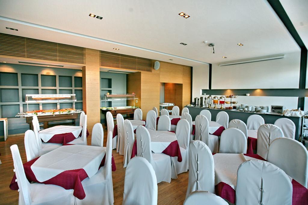 Sandy Bay Hotel Plomari ภายนอก รูปภาพ