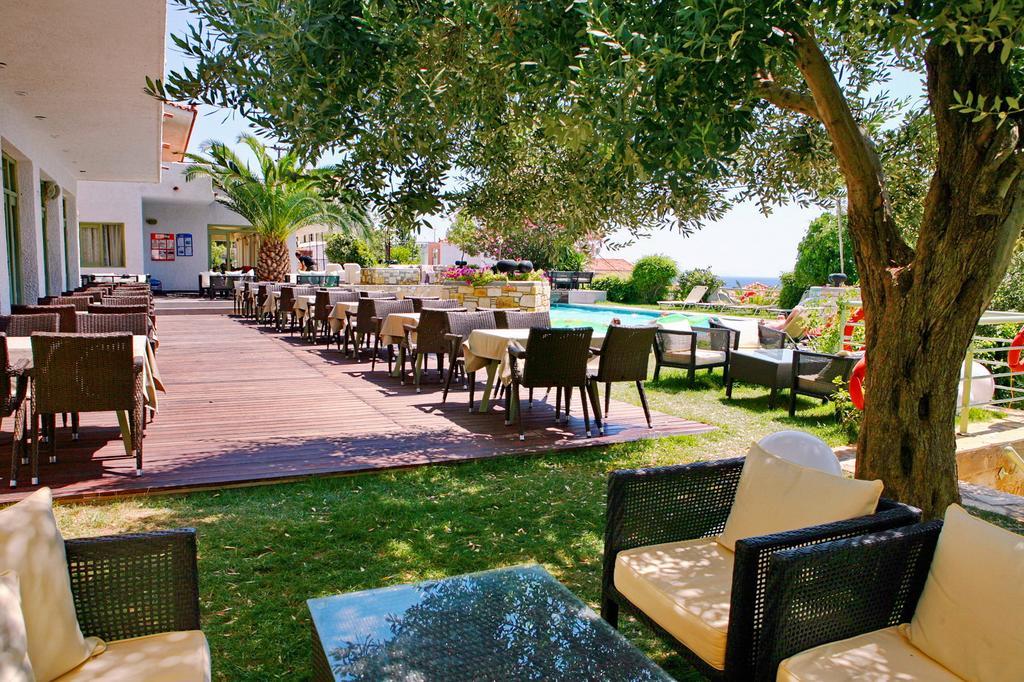 Sandy Bay Hotel Plomari ภายนอก รูปภาพ