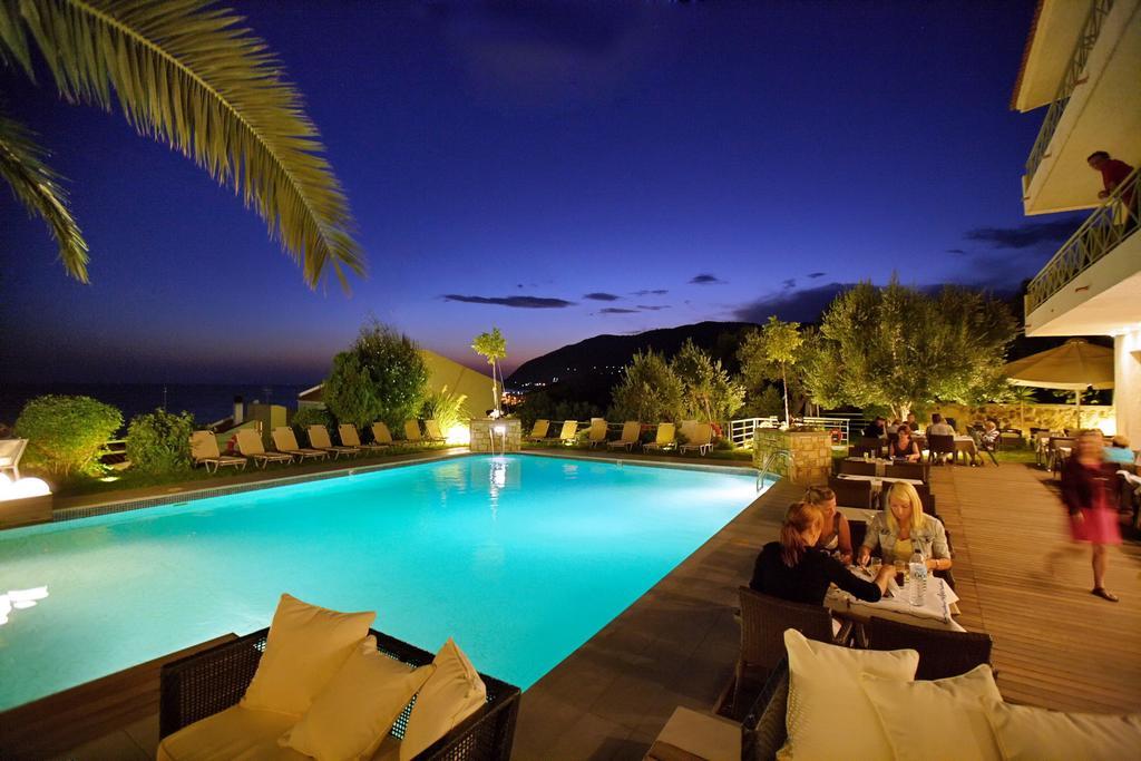 Sandy Bay Hotel Plomari ภายนอก รูปภาพ