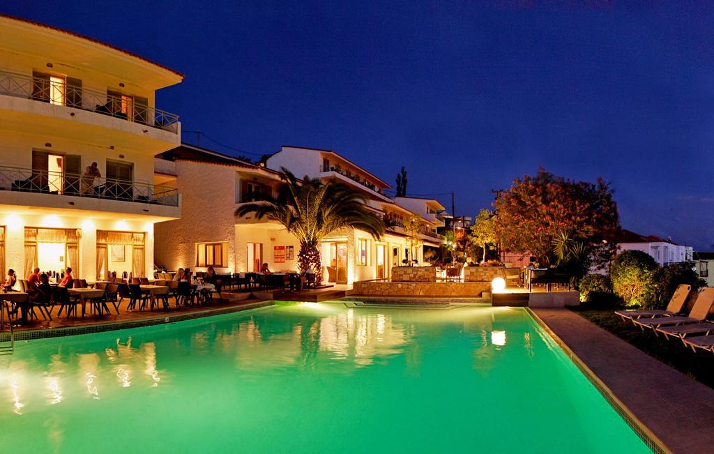 Sandy Bay Hotel Plomari ภายนอก รูปภาพ